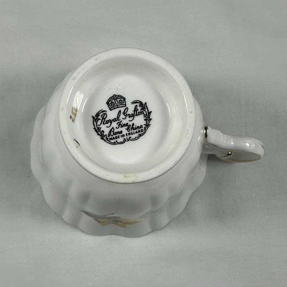 Royal Grafton Teacup And Saucer‎ Yellow Roses Bone China Made In England